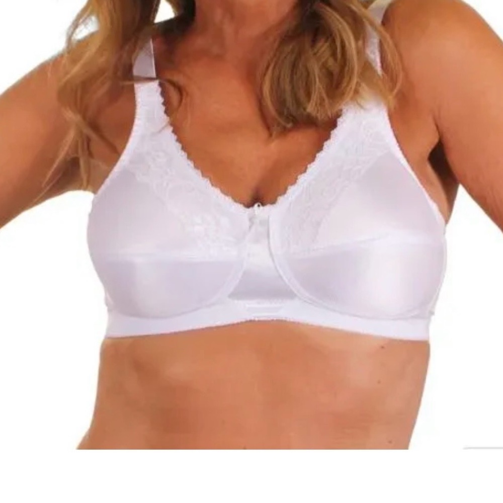 Women's White Lace Trim Bra